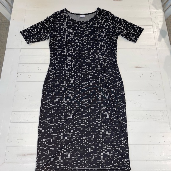BOGO FREE Lularoe Julia Dress - Picture 4 of 5